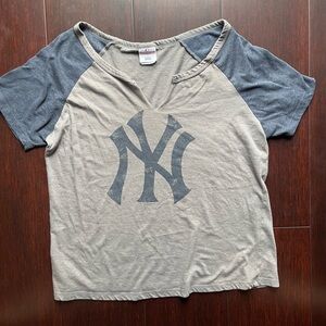Vintage New York Yankees Tee. Size Medium.